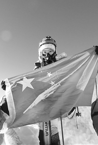 连登“双峰” 柔弱兰州女子高小丹的生死体验（图）