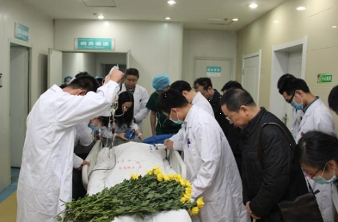 兰大一院开启危重患儿转运急救通道